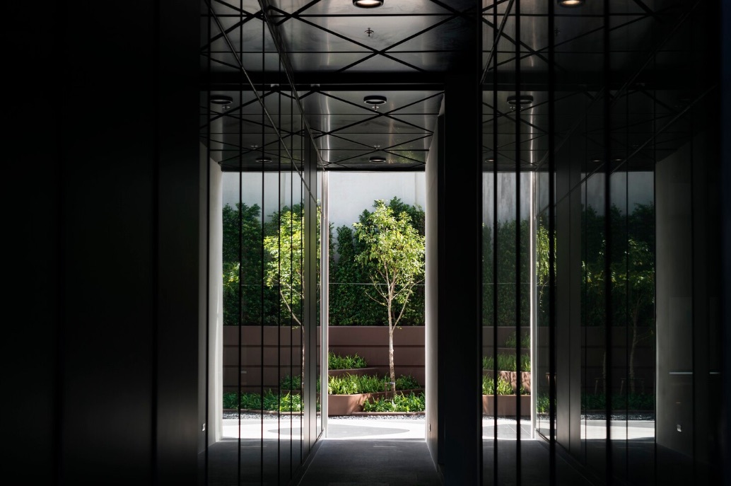 Interno di casa intelligente con design architettonico moderno